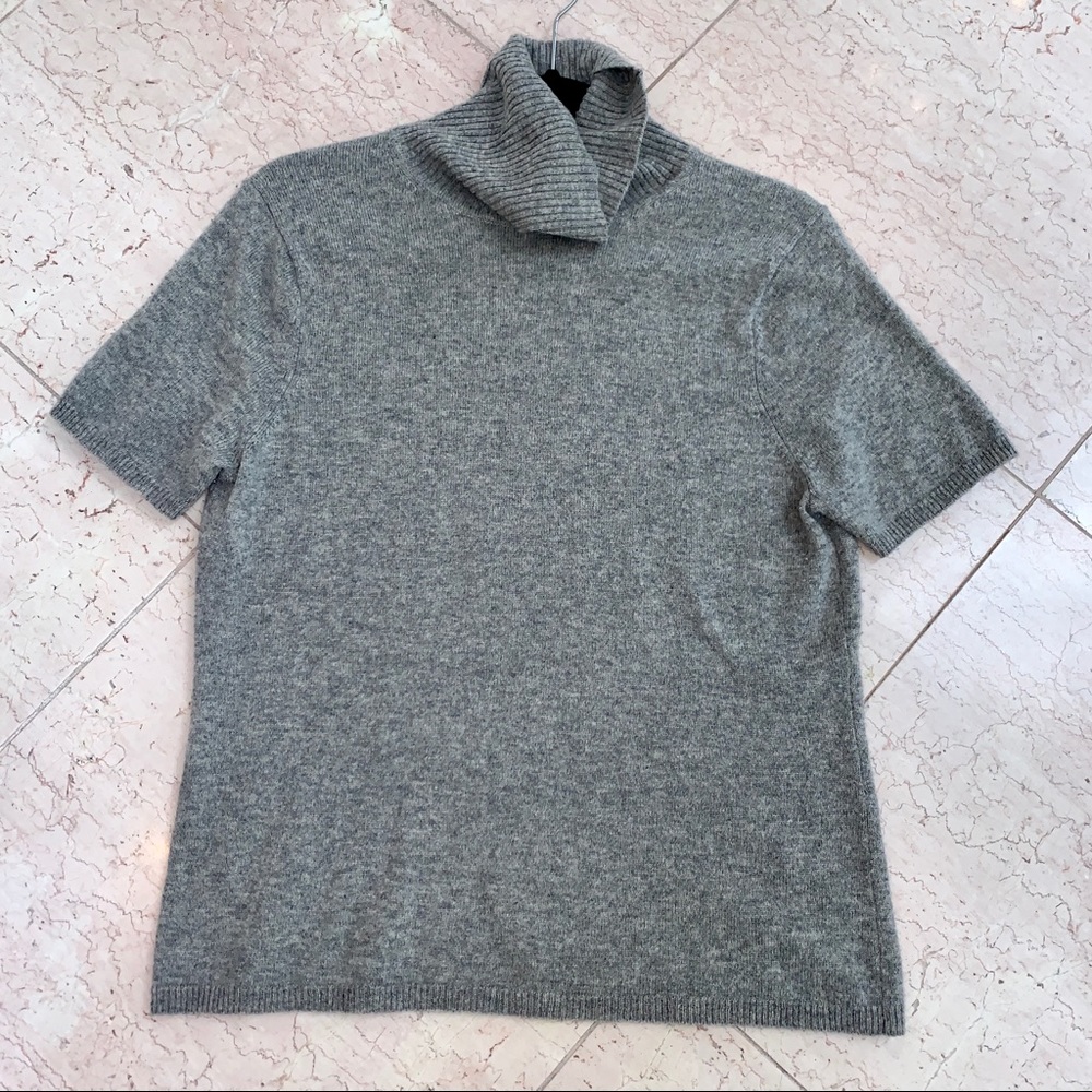 Short Sleeve Gray Cashmere Turtleneck Sweater